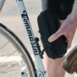 Fidlock TWIST - Pochette Outil De Cadre + Support Vélo Bike Base 8 Fidlock TWIST - Pochette Outil De Cadre + Support Vélo Bike Base -Accessoires VAE Soldes fidlock twist toolbox bike base 3 3840x2160