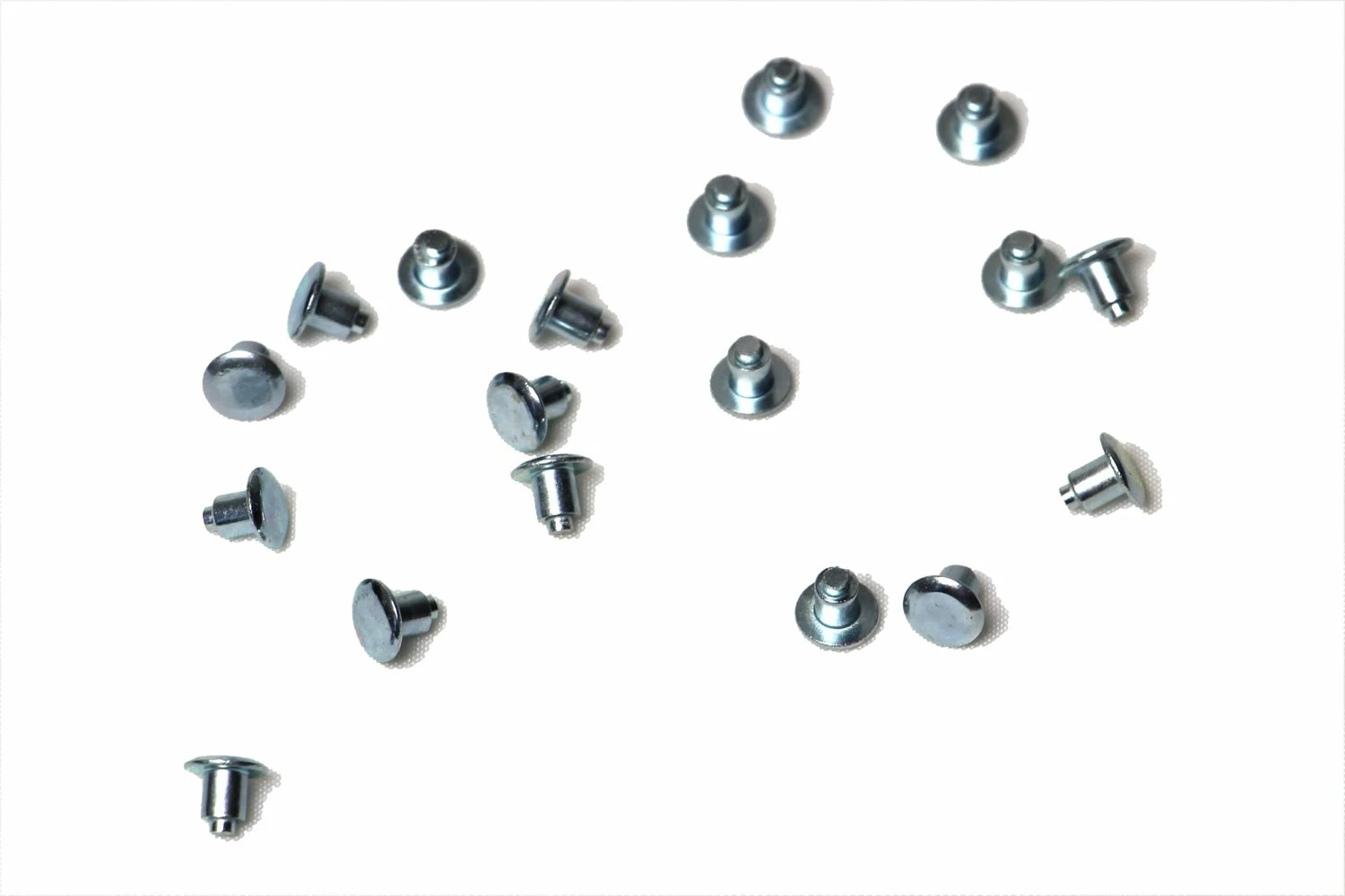 Schwalbe - Set 50 Clous En Acier Pour Pneu + Outil De Montage 1 Schwalbe - Set 50 Clous En Acier Pour Pneu + Outil De Montage