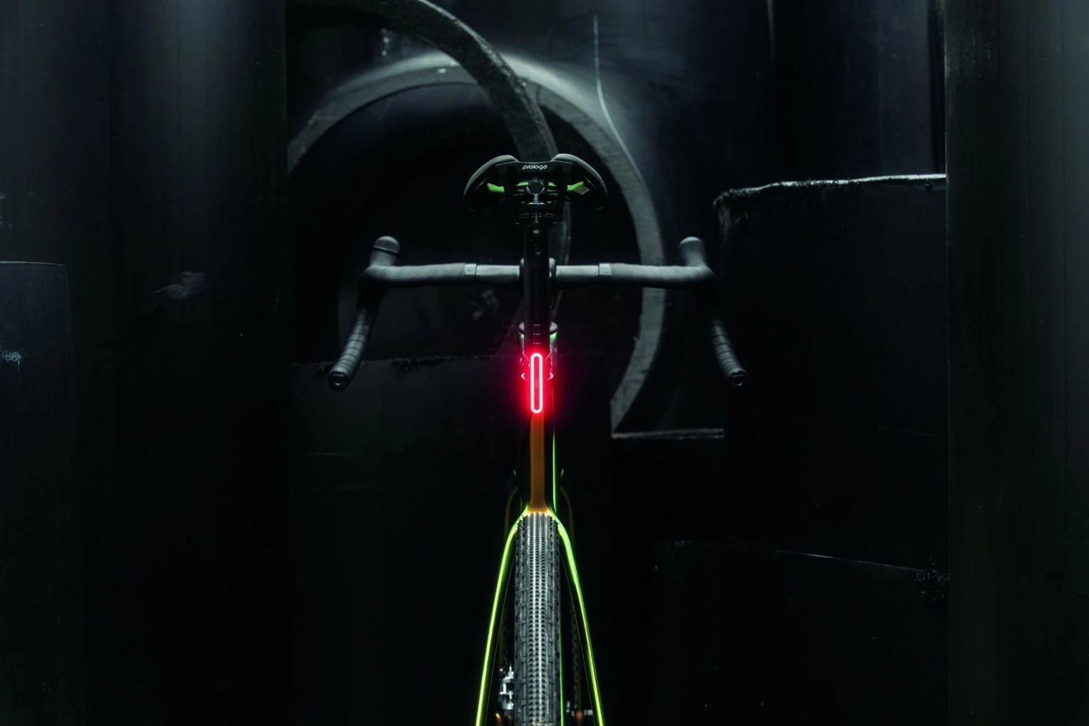 Supernova - Feu Arrière TL3 PRO Avec Feu Stop Et Signal De Freinage D'urgence 3 Supernova - Feu Arrière TL3 PRO Avec Feu Stop Et Signal De Freinage D'urgence – Image 3