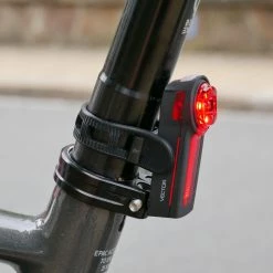 Trelock - Set D'éclairages Avant/arrière LS 300 I-GO Vector & LS 740 I-GO -Accessoires VAE Soldes trelock set eclairage ls 300 i go vector ls 740 vector 5 3840x2160 scaled